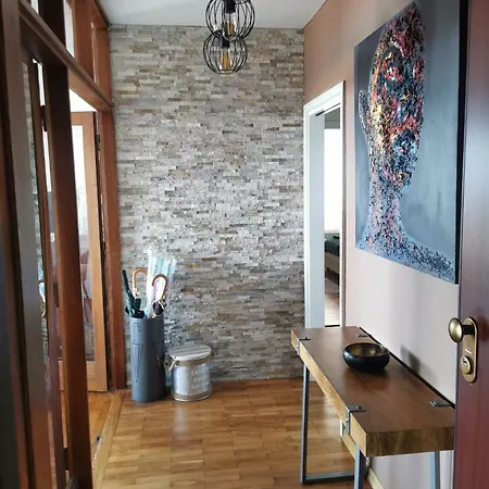 アパート Dubrovniks Views From A Spacious Terrace ドゥブロブニク