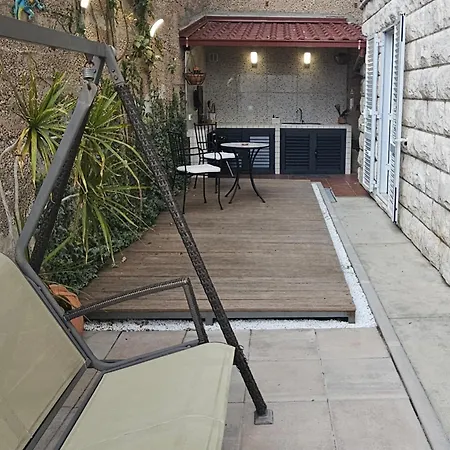 Dubrovniks Views From A Spacious Terrace アパート *