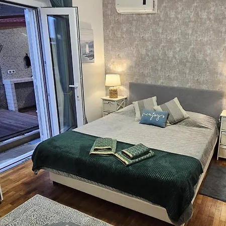 アパート Dubrovniks Views From A Spacious Terrace ドゥブロブニク