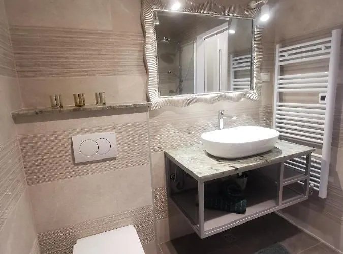 Dubrovniks Views From A Spacious Terrace Apartman *