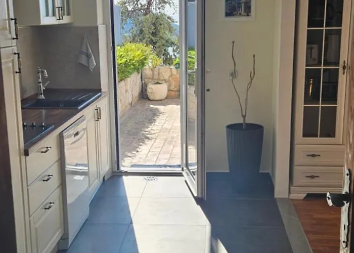 Dubrovniks Views From A Spacious Terrace Apartman *